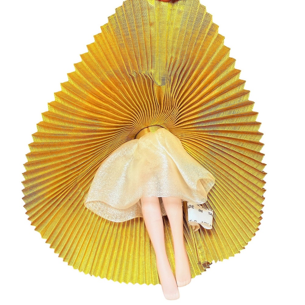Vintage Kurt Adler Porcelain Angel Gold Pleated Christmas Decor Ornament 1987 - Picture 6 of 8
